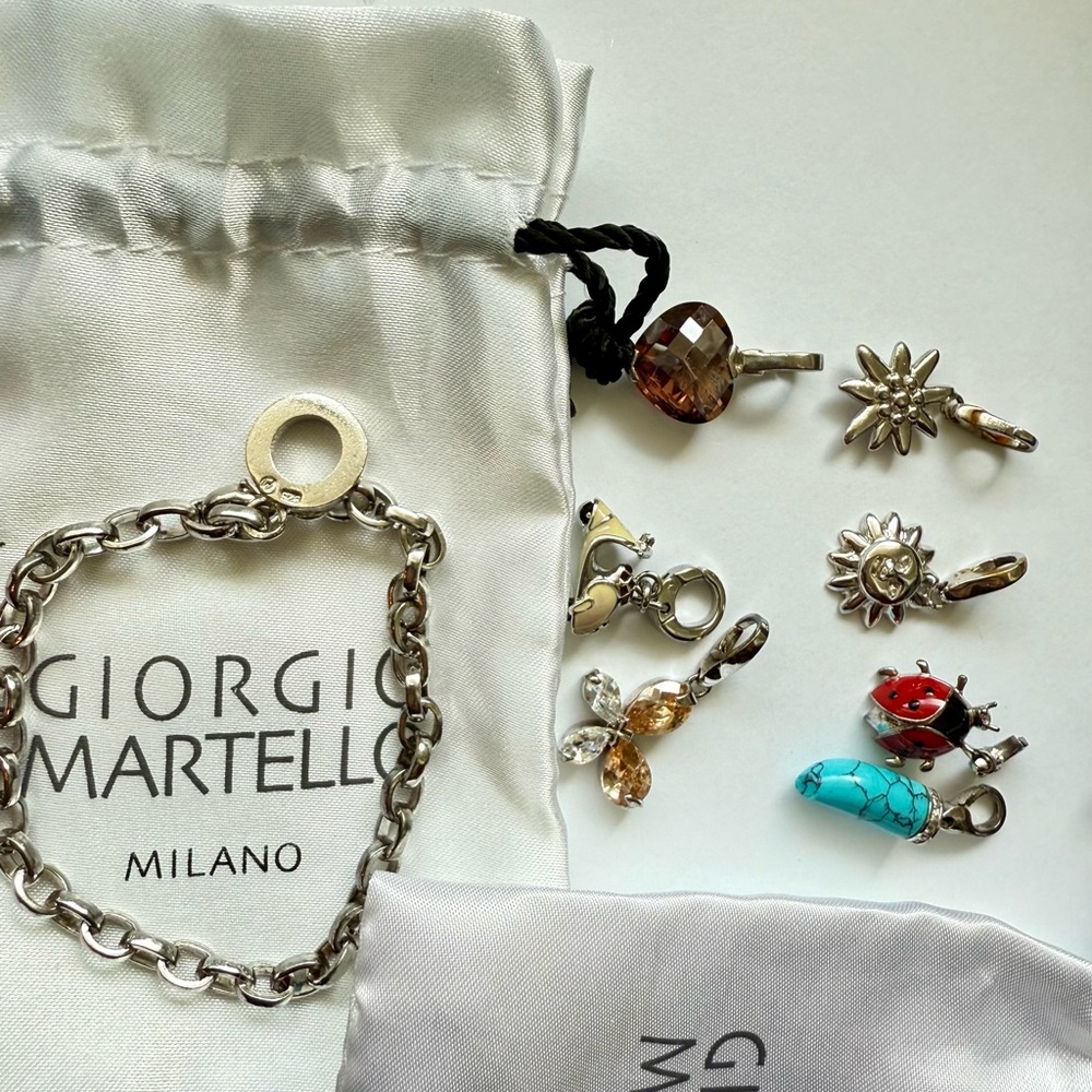 Giorgio Martello Silver Charm Bracelet with 7 Beautiful Charms. Stunning!